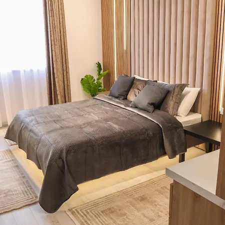 Lagoon 706 * Bucureşti