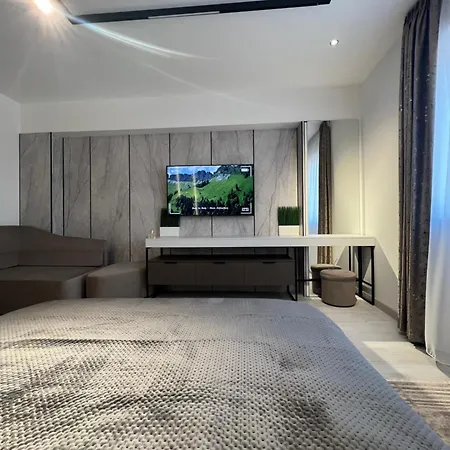 Lagoon 706 בוקרשט