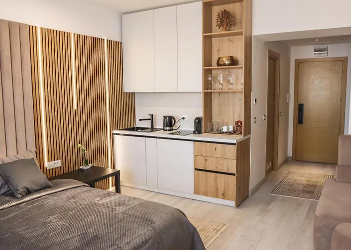 Lagoon 706 * Bukarest