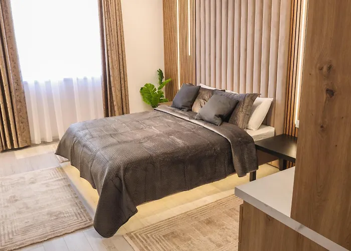 Lagoon 706 * Bukurešť